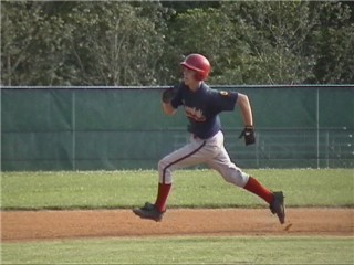 Jonathan Lappin rounding second