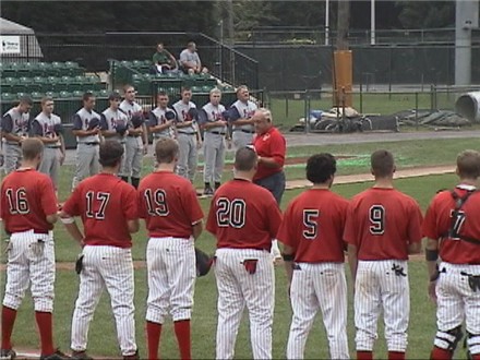 Dinks Lloyd gives the Ameerican Legion oath